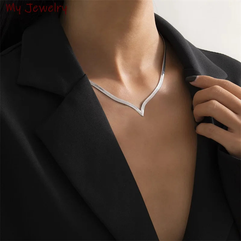 Fashion Women Hiphop Simple Gold Plated Geometric Neck Jewelry V Shape Snake Necklace