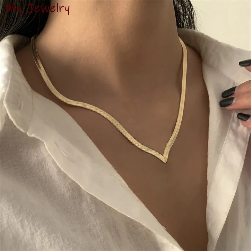 Fashion Women Hiphop Simple Gold Plated Geometric Neck Jewelry V Shape Snake Necklace