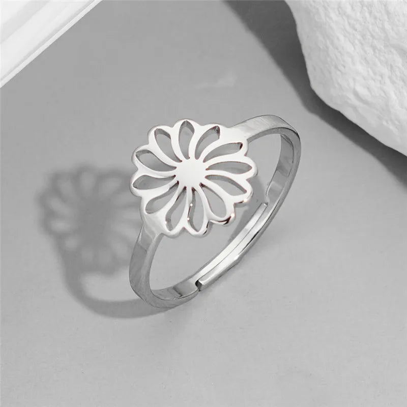 Exquisite Stainless Steel Lily Flower Adjustable Opening Rings Gold Plated Waterproof Finger Jewelry For Women Wedding Gift