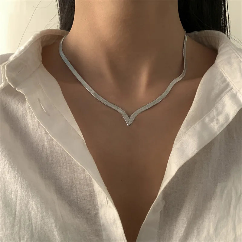 Fashion Women Hiphop Simple Gold Plated Geometric Neck Jewelry V Shape Snake Necklace