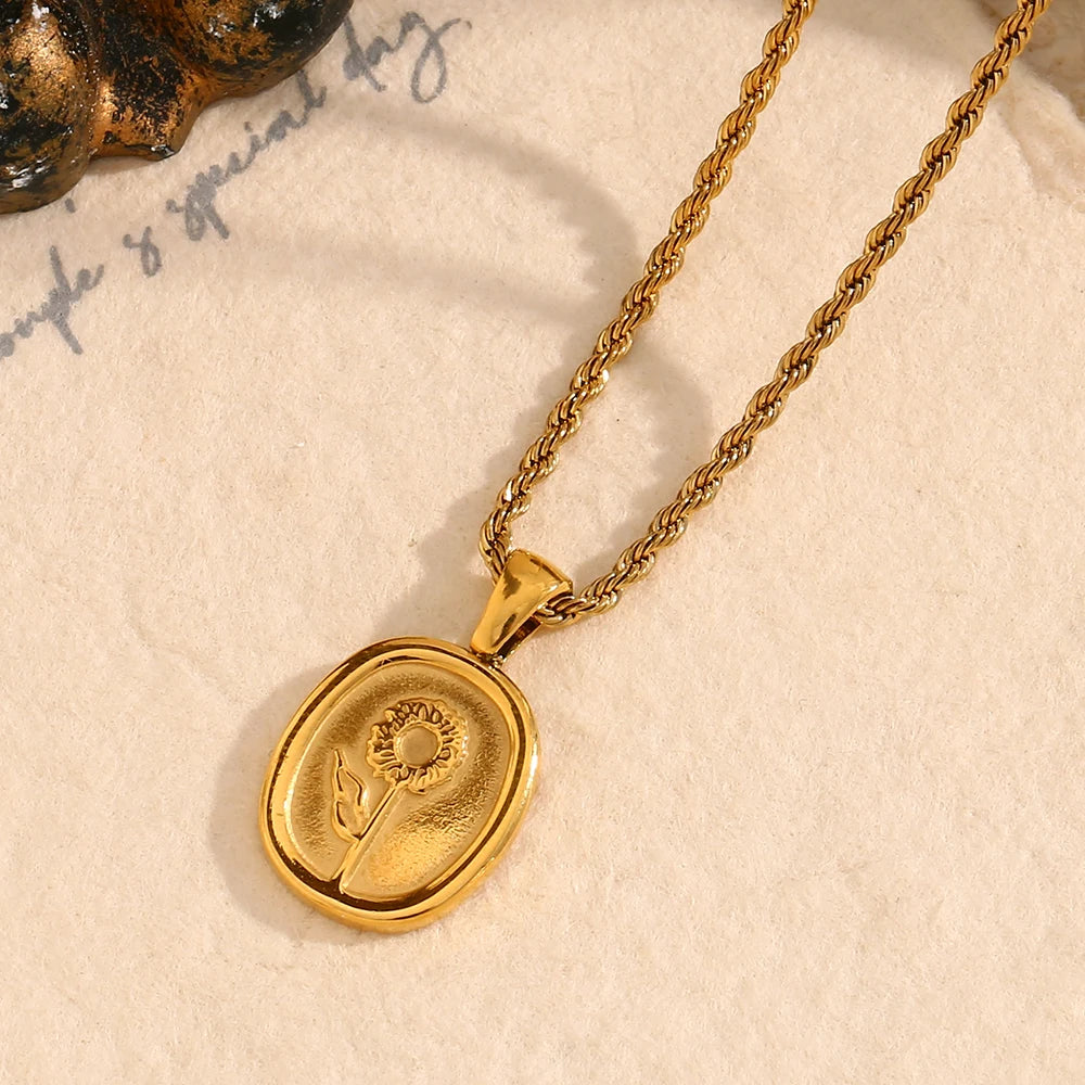 E.B.belle Classic Style Daisy Sunflower Pendant Necklace 18K Gold Plated Stainless Steel Hypoallergenic Women Neck Jewelry